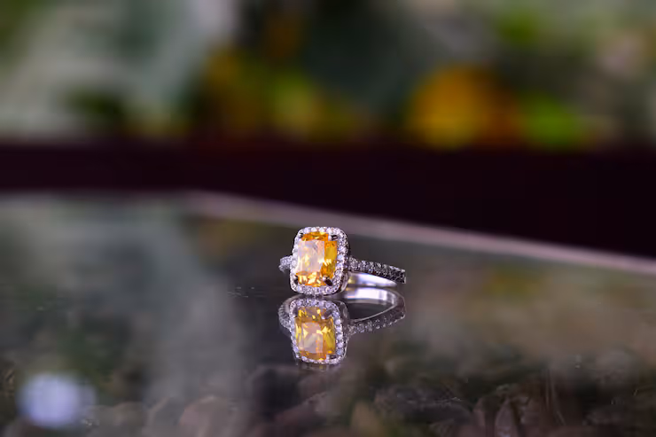 Yellow Diamond Ring Guide: Natural Fancy Color Diamonds, Certification, and Trends